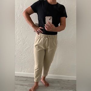 NWT Lululemon stretch High-rise crop pants